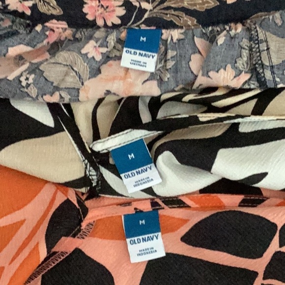 OLD NAVY WOMENS TOPS MEDIUM - Picture 13 of 13